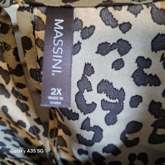 Leopard Print Womens 2X  Blouse With Smocked Shoulders & Elastic Cuffs Lightweig - Picture 7 of 7